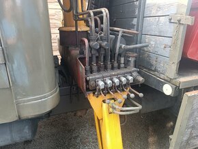 Praga V3S valník s hydraulickou rukou - 3