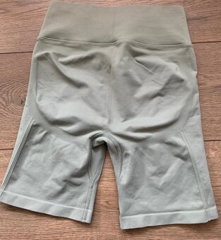 Sportovní kraťasy zn. Under Armour, vel. S/M - 3