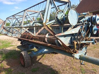 Lišta kombajnu E512, Podvozek - 3