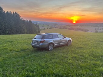 Subaru outback 2,5 121kw - 3