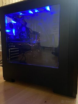 Počítač s monitorem - 3