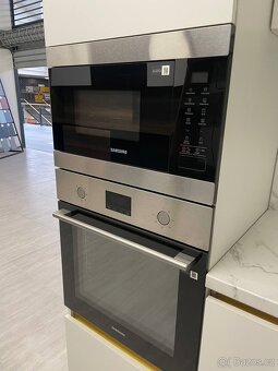 Prodám NOVOU bilu kuchyň Plzeň DTD Egger - 3