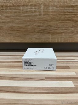 Apple AirPods 4 Anc - 3