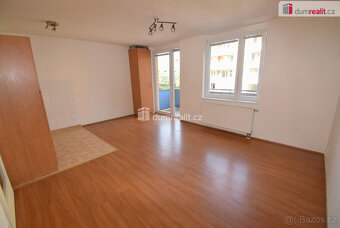 Pronájem bytu 1+kk, 36m² s balkonem, ul. Zlonická, Praha 9- - 3