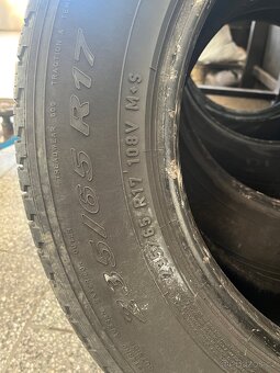 Pneu Pirelli 235/65 R17 - 3