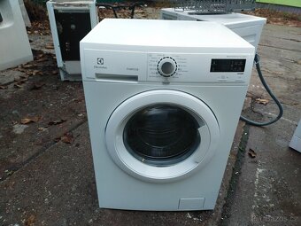 Prodám  dig.pračku zn. zn.ELECTROLUX--7kg--DOVEZU-- - 3