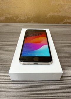 Apple iPhone SE 2022 128GB bílá, TOP stav, baterie 100% - 3