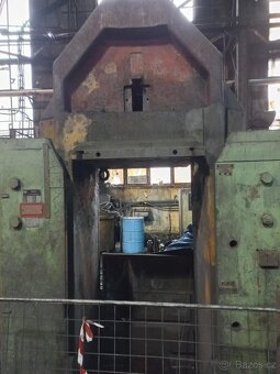 Hydraulický lis ŽĎAS LVH 2500 - 3