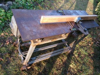prodám hoblovku, staré nářadí-háky a další. Hoblovka bez mot - 3