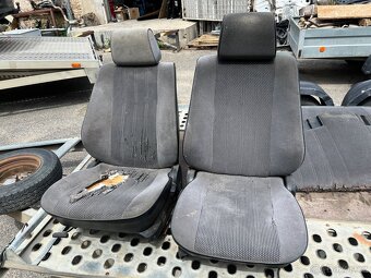 BMW E30 celek/díly - 3