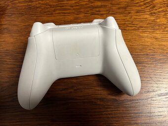 Xbox One S 500 GB - super stav - 3