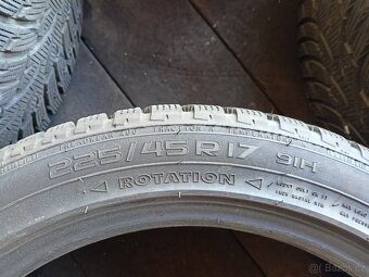 Zimní Nokian R17 - 3