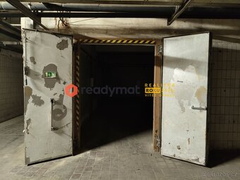 Pronájem, Skladové prostory v průmyslovém areálu, 418 m², Ho - 3