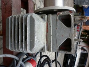 PŘEVODOVKA S ELEKTROMOTOREM - 3