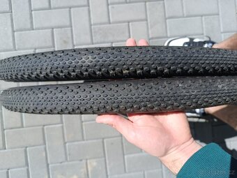 Gravel pneu 700x40C - 3