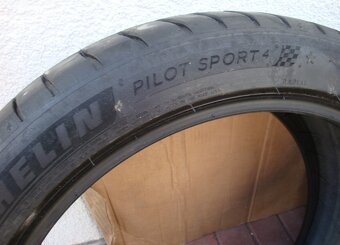 Letní pneu MICHELIN PILOT SPORT 4S 225/45/19 6,5 mm 2023r - 3