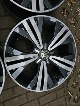 ALU disky kola 5x112 VW R18 Golf ET45 5G0 Octavia Škoda - 3