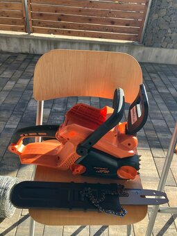 Prodám motorovou aku pilu Patriot cs30 - 3