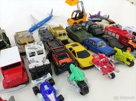 autíčka a autoboti - 3