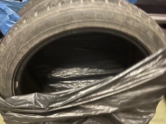 Sada zimni pneu Nokian 275/40/R21 - 3