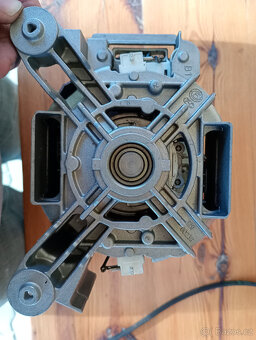 Náhradní díly na Elektrolux EWT1016, elektromotor - 3