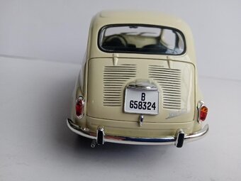 Seat (FIAT ) 600, kovový model 1:18, 1/18 Solido - 3