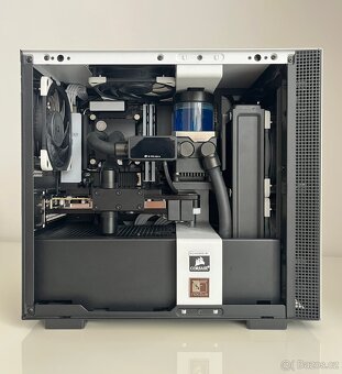 Custom Water-Cooled Gaming PC (Mini-ITX, RTX 3090) - 3