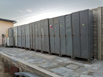 Plechové šatní skříňky - 3