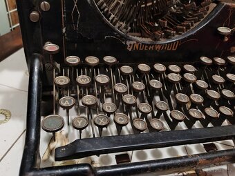 Starožitný psací stroj Underwood  no. 3 - 3
