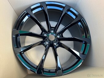 LAMBORGHINI URUS 23" Black, nové, originál  - 3