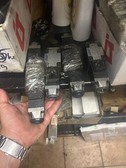 Rexroth - 3