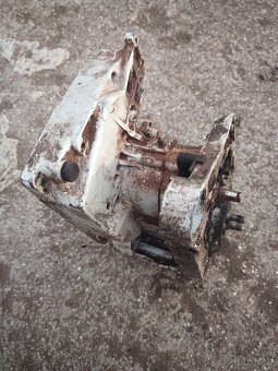 Kliková skříň Stihl 044 - 3