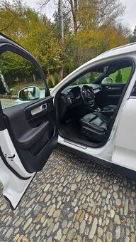 Volvo XC40 , 4x4 , Webasto, záruka - 3