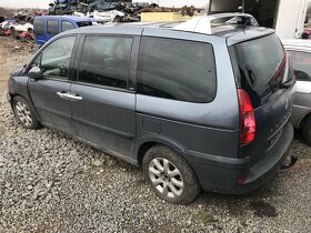 Peugeot 807 2005 2,2HDI 94kW FULL VYBAVA 7mist - dily - 3