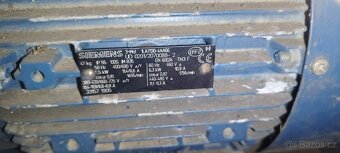 Prodám elektro motor viz štítek 5,5 kw - 3