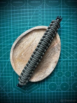 Paracord náramky a klíčenky – ruční výroba - 3