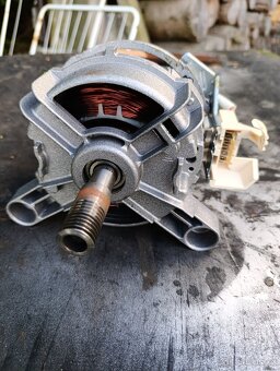 Prodám motor do pračky Zanussi - 3