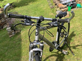 Trekové kolo Mongoose Crossway 850 - 3