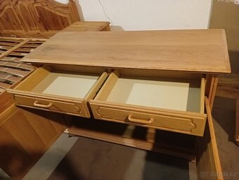 Komoda s dubovými dvířky - 3