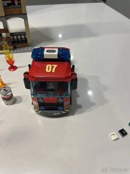 LEGO City 60216  hasičského sboru v centru města, 100% kompl - 3