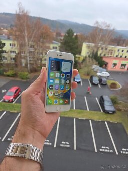 Apple iPhone 8 64GB White - baterie 100% - 3