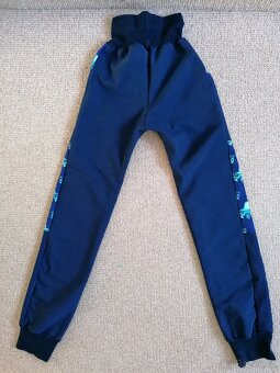 Tmavě modré zateplené softshellové kalhoty, v. 140 - 3
