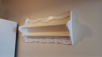 Bílá police na zeď - 3