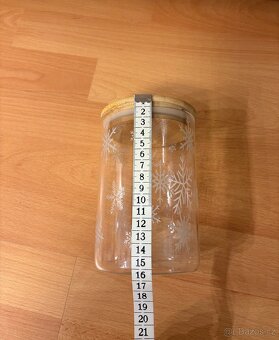 Skleněná dóza s vločkami - 3