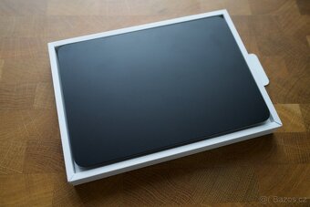 Magic Trackpad (Lightning) – černý - 3