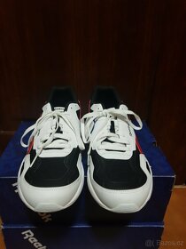 Prodám úplně nové botasky REEBOK v.45 - 3