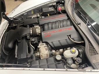 Prodám Corvette C6 R437 motor 6.2 V8 437 koní eu verze r.v 0 - 3