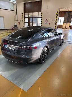 Tesla S P85D nabíjení zdarma - 3