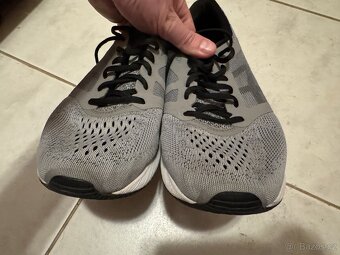Asics Roadhawk vel 44 28cm zkousene - 3