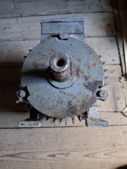 Motor - 3